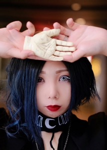 間 黒翼